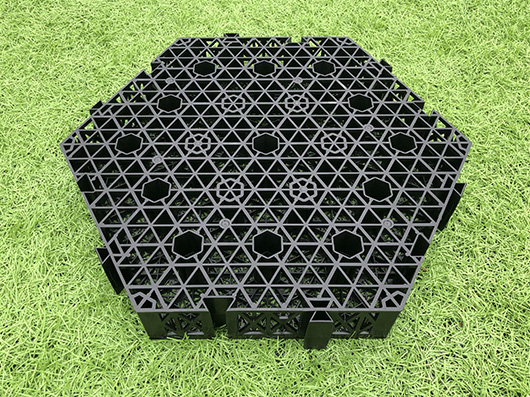 HOENSOEY Cell (Stormwater Module) is a new type of rainwater storage honeycomb unit designed to handle heavy-duty applications, thanks to its ultra-high compression strength and unique buckles. As a core component in shallow surface water treatment systems, they are primed for demanding environments where substantial strength and durability are paramount.