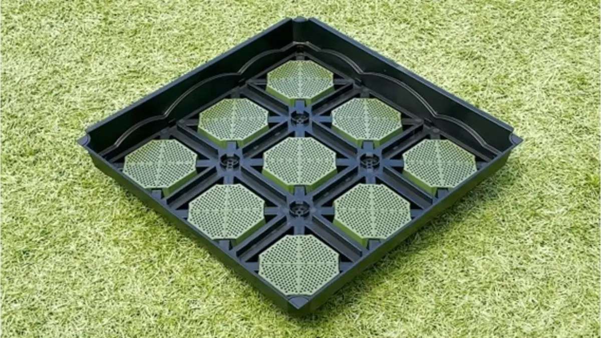 HT-508 green roof module with water-retention baskets.